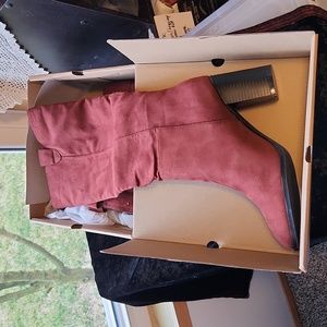 Vetaste Womens Knee-high boots 9.5 ☆ Brand New ☆ Brown ☆ Vegan Suede ☆ New Boxed